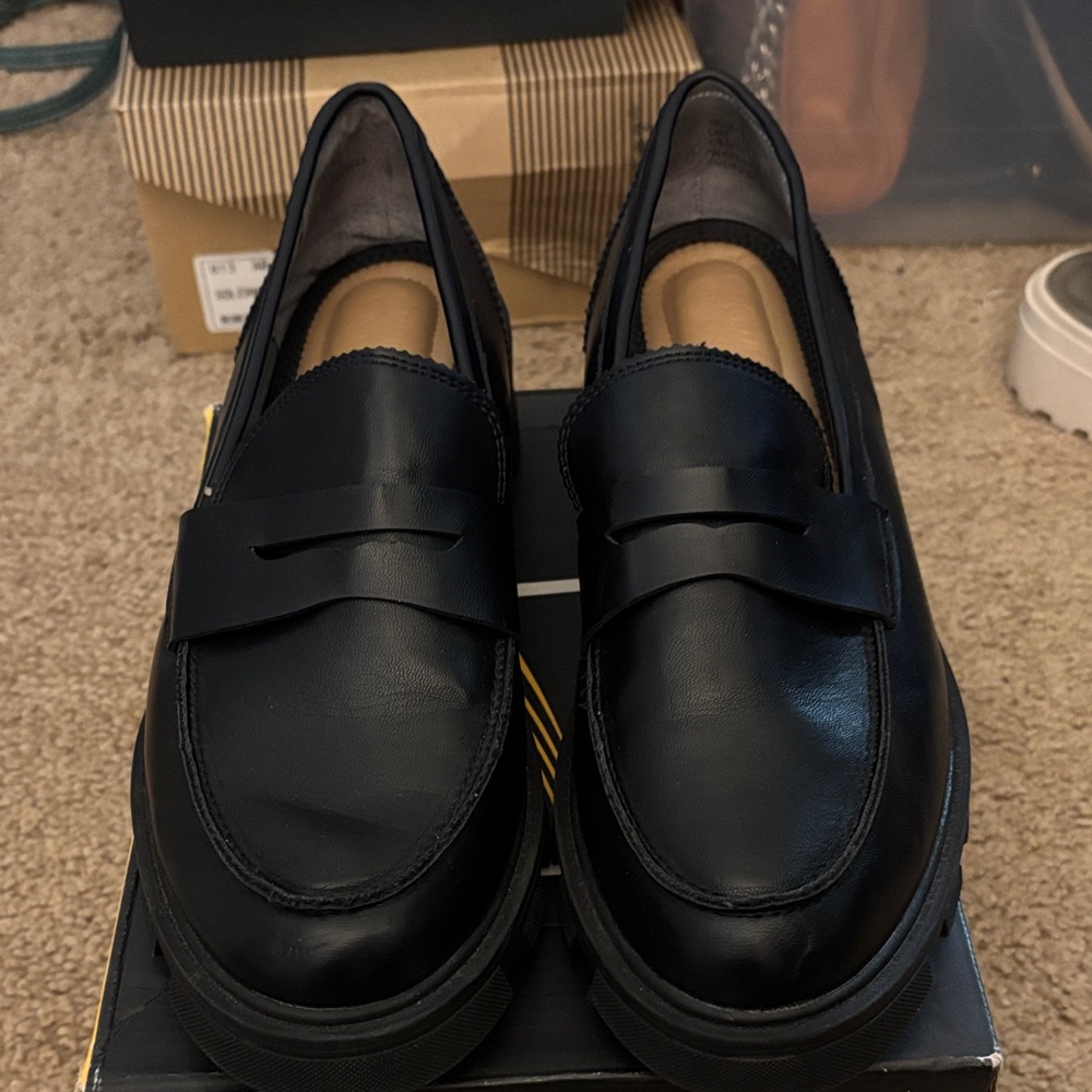Crown Vintage Black Leather Loafers
